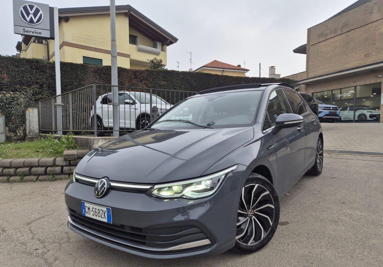 Golf VIII 2023 1.5 E-tsi evo Style 130cv DSG Ufficiale - unico proprietario