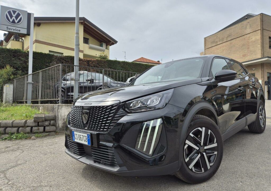 Peugeot 2008 II 2023-12 Unico proprietario privato 1.200cc puretech Active - tagliandi solo peugeot